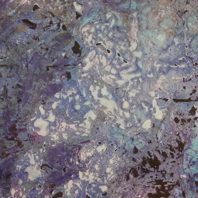 Macro detail: violet crackle