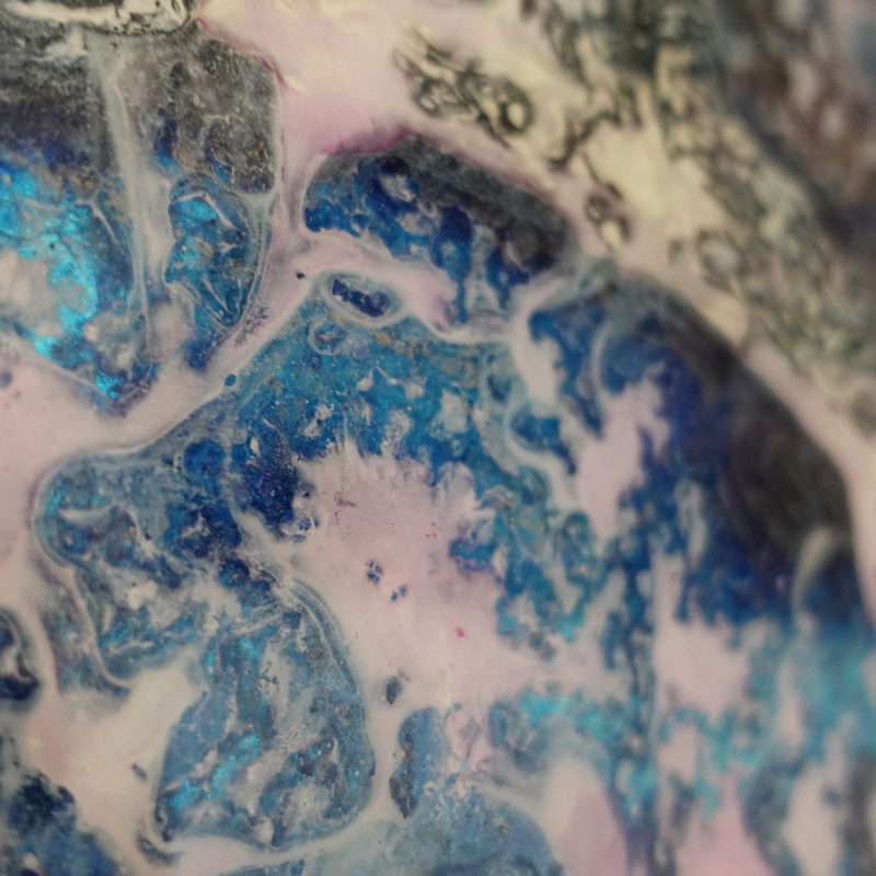 Macro detail: blue and white crackle, Rockpool